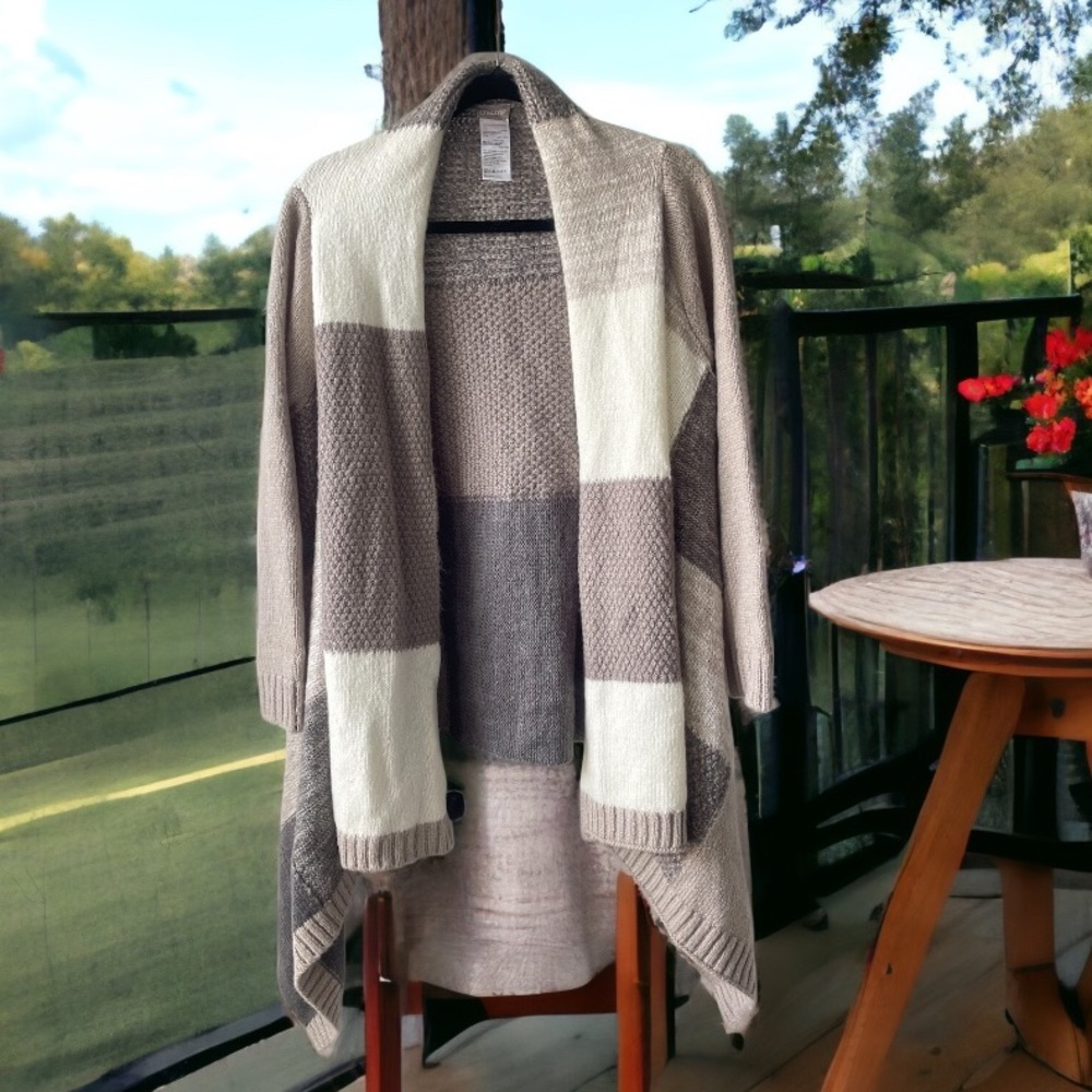 Chicos Petite Drape-Front Colorblock Cardigan | Size 2P (LP) - Picture 10 of 10